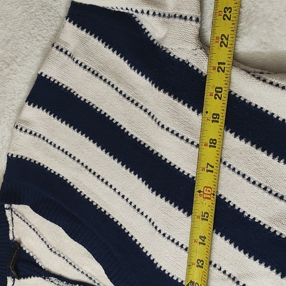 Elegant V-Neck Sweater - Navy and Cream - Picture 9 of 12